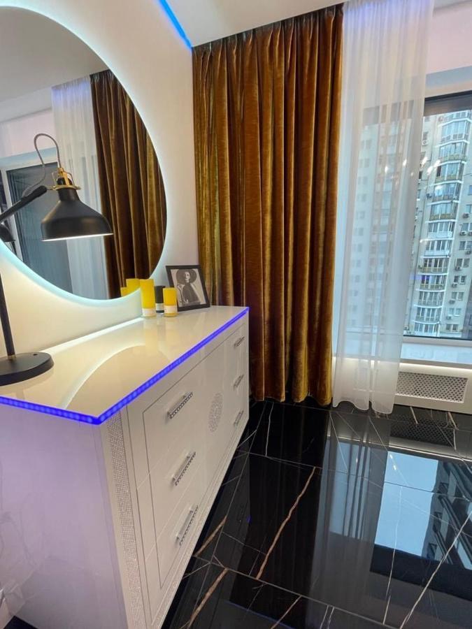 1 Room 65M2 Center Of Obolon Near River Side. Київ Екстер'єр фото